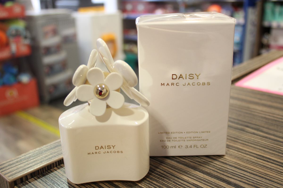 Largue Pharmacy | Limited Edition Marc Jacobs Daisy White Bottle 100ml EDT | Largue Pharmacy